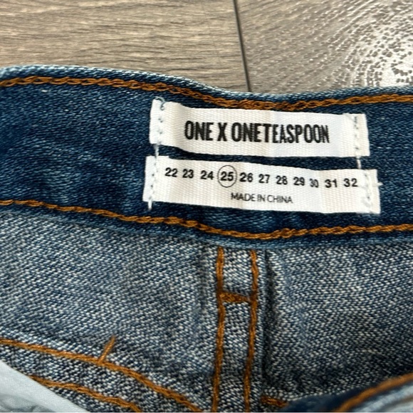 One Teaspoon Boyfriend Awesome Baggies Jeans Distressed Denim straight leg 25 - Picture 15 of 16